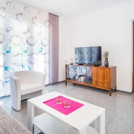 Nova Mira, - Luxurioese In Strandnaehe Apartman Malinska